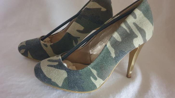 Tango pumps "Army" met 36, 37 of 38, Kleding | Dames, Schoenen, Nieuw, Pumps, Groen, Ophalen of Verzenden