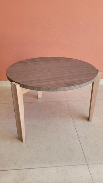 Table basse 60cm bois + marbre disponible aux enchères