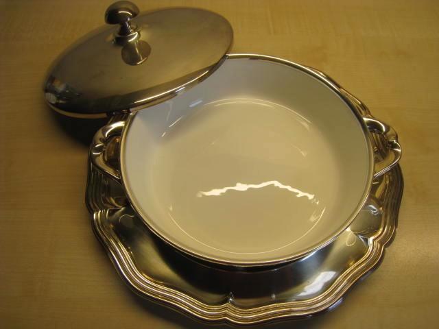 Zilveren groentenschaal, met deksel en wit porselein binnen, Antiek en Kunst, Antiek | Servies los, Ophalen