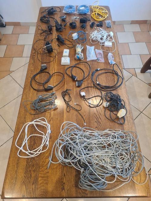 Verschillende kabels en laders ect..., Audio, Tv en Foto, Audiokabels en Televisiekabels, Zo goed als nieuw, Ophalen of Verzenden