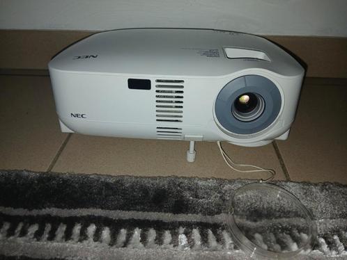 NEC VT590 projector – netjes, werkend, inclusief kabels, Audio, Tv en Foto, Beamers, Zo goed als nieuw, LCD, Overige resoluties
