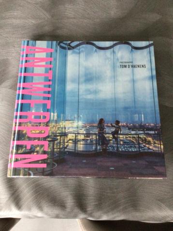 Fotoboek Antwerpen van Tom D’Haenens beschikbaar voor biedingen