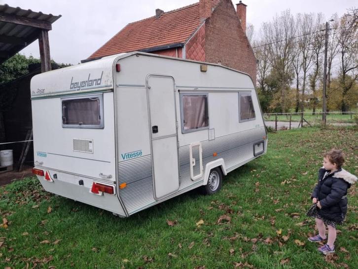 ABI Beyerland caravan, Caravans en Kamperen, Caravans, Particulier, tot en met 4, Beyerland, 2 aparte bedden, Kachel, Koelkast