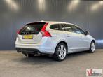 Volvo V60 2.4 D5 Kinetic | Climate | Cruise | Navi | PDC | S, Auto's, Volvo, Zilver of Grijs, Te koop, Traction-control, 142 g/km