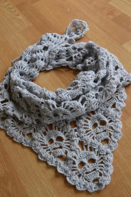 Gehaakte skull shawl , sjaal , wrap , doodshoofd  grijs blau, Kleding | Dames, Mutsen, Sjaals en Handschoenen, Sjaal, Verzenden