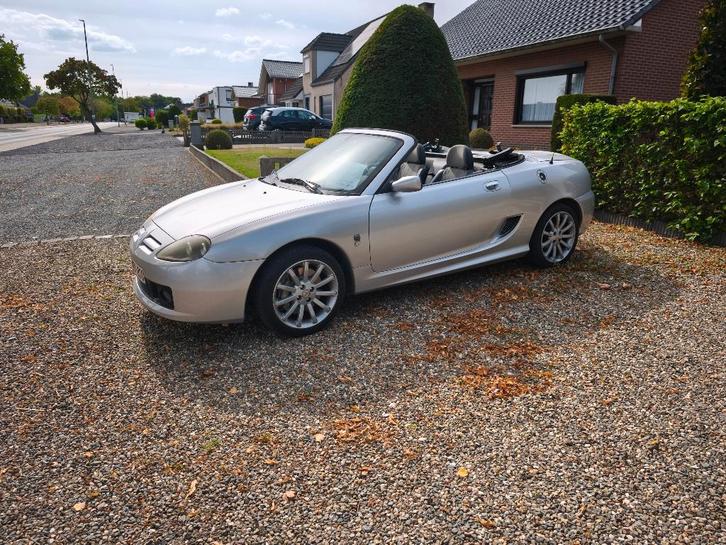 Spark MG TF 135, Autos, MG, Particulier, TF, Essence, Euro 4, Cabriolet, 2 portes, Boîte manuelle, Argent ou Gris, Gris, Cuir et Alcantara