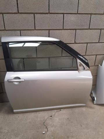 RECHTER DEUR SUZUKI WIFT 3 DEURS  2005/2010 beschikbaar voor biedingen