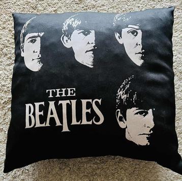 Kussen van The Beatles beschikbaar voor biedingen