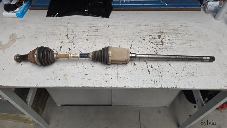 Aandrijfas rechts voorzijde BMW X5 / X6 E70 F15 E71 E72 F16, Auto-onderdelen, Transmissie en Toebehoren, Gebruikt, Ophalen of Verzenden