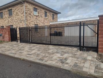 Poorten op maat beschikbaar voor biedingen