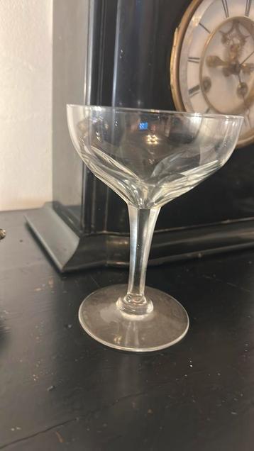 11 coupes à champagne en cristal taille vsl non signe anc/ m beschikbaar voor biedingen
