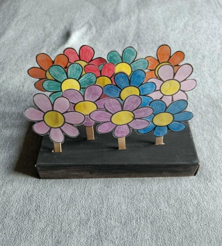 Eendoostaak - Insteekdoos - Bloemen - Motoriek - €3, Kinderen en Baby's, Speelgoed | Educatief en Creatief, Gebruikt, Bouwen, Puzzelen