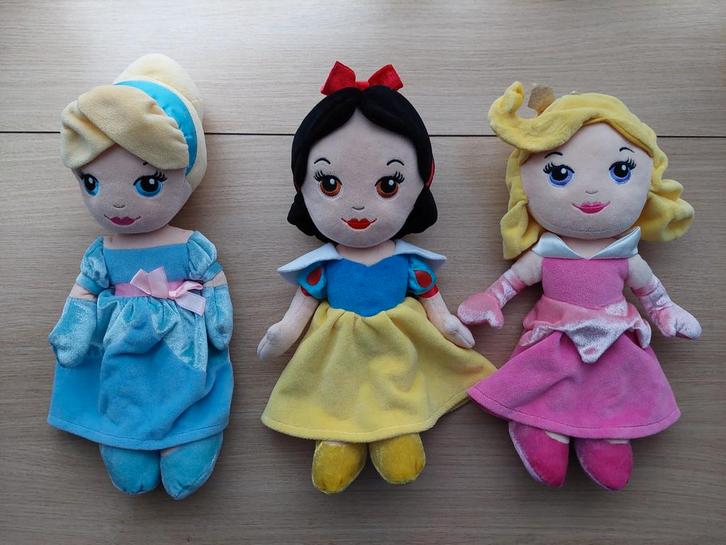 3 prinsessen knuffels, Kinderen en Baby's, Speelgoed | Knuffels en Pluche, Ophalen