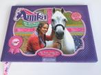 " AMIKA " wie wat waar weetjesboek, Boeken, Ophalen of Verzenden, Zo goed als nieuw, Studio 100, Fictie algemeen