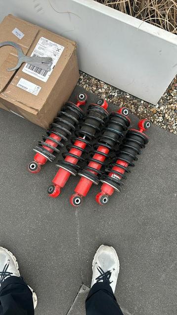 Schokdempers Ferrari 308 beschikbaar voor biedingen