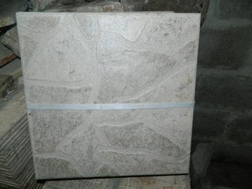 Dalles 30 x 30 beschikbaar voor biedingen