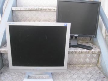 Monitors 17" (2 stuks) en 19" (2 stuks) beschikbaar voor biedingen