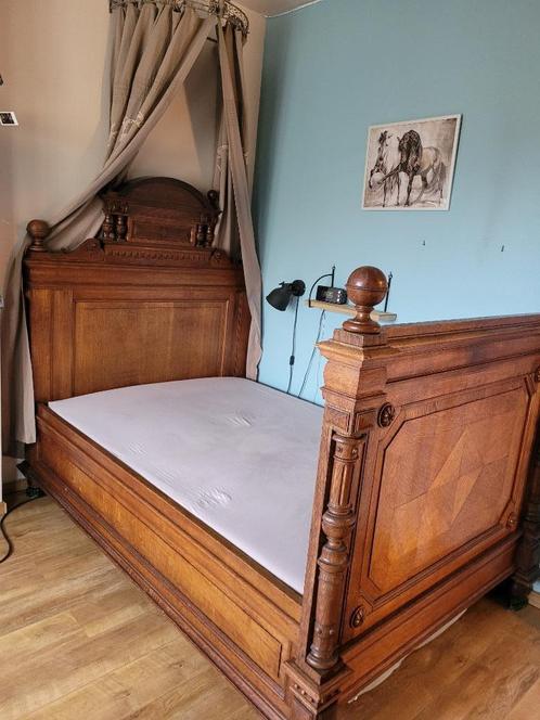Prachtige antieke slaapkamer met kleerkast, commode, etc., Antiek en Kunst, Antiek | Meubels | Bedden, Ophalen