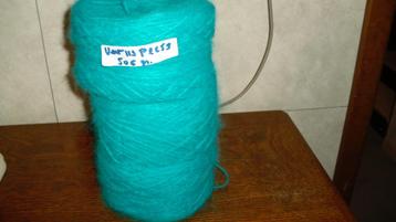 lot de laine angora 80% ,vert 119 P 2259 ,lot 506 g = 55€70 beschikbaar voor biedingen