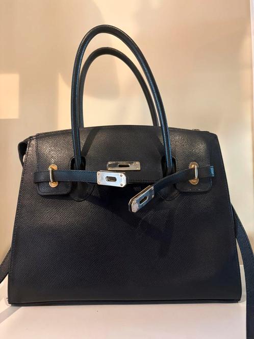 Vintage marineblauwe handtas met riem, Handtassen en Accessoires, Tassen | Damestassen, Zo goed als nieuw, Handtas, Ophalen of Verzenden