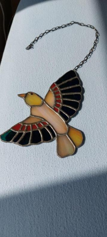 Vintage jaren 1970 vogel glas-in-lood beschikbaar voor biedingen