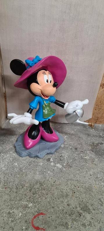 Standbeeld van Mickey en Minnie 