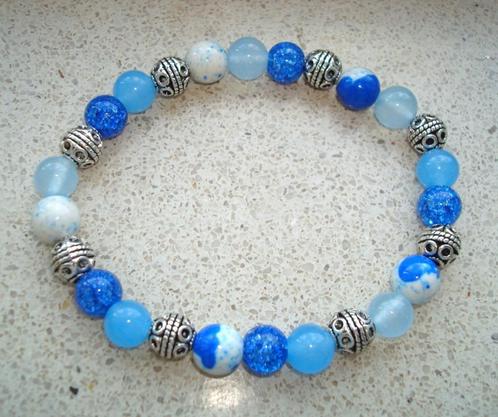 Armband van halfedelsteen in blauwtinten, Handtassen en Accessoires, Armbanden, Nieuw, Elastiek, Blauw, Met bedels of kralen, Met edelsteen