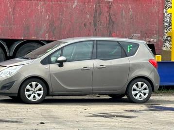 PORTIERE ARRIERE GAUCHE OPEL MERIVA B disponible aux enchères