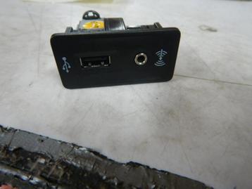 VW Golf  7 USB Aansluiting 5Q0035724 beschikbaar voor biedingen