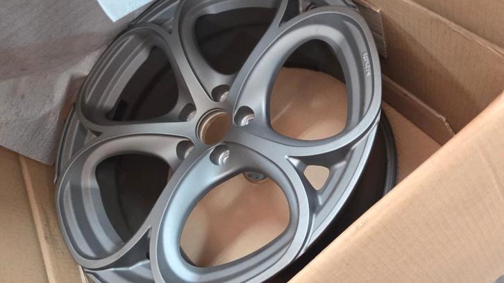 18" velgen Alfa Romeo Giulia, Auto-onderdelen, Banden en Velgen, Velg(en), 18 inch, Ophalen