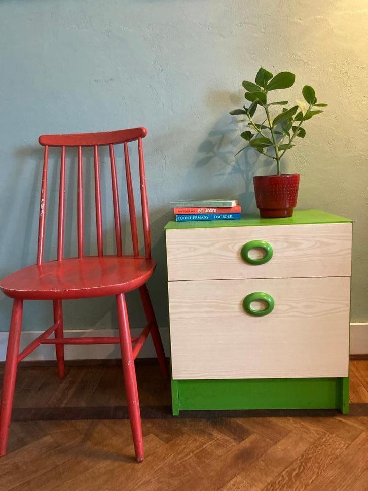 Vintage nachtkastje - jaren 70, Huis en Inrichting, Slaapkamer | Nachtkastjes, 55 tot 70 cm, 45 tot 65 cm, Hout, Ophalen