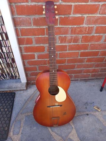 Guitare framus beschikbaar voor biedingen