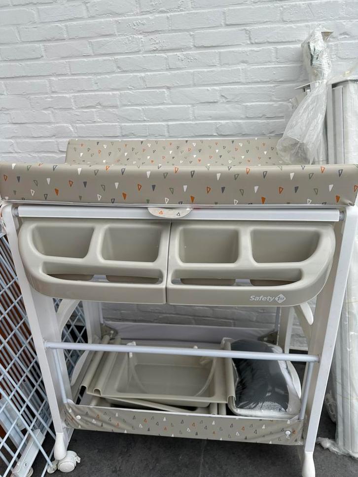 Verzorgingstafel met bad, Kinderen en Baby's, Badjes en Verzorging, Badje, Ophalen