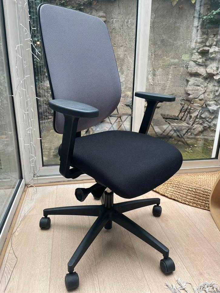 GIROFLEX 353 ergonomische stoel - nieuwe prijs 800€, Huis en Inrichting, Bureaustoelen, Zo goed als nieuw, Bureaustoel, Zwart