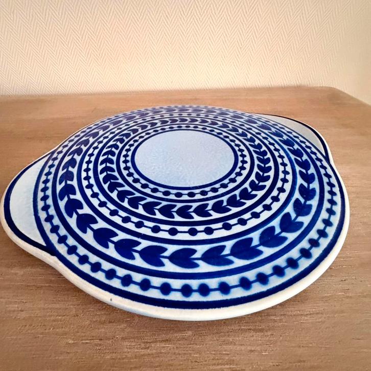 Plat ancien Boch Frères La Louvière – décor bleu intemporel, Antiek en Kunst, Antiek | Servies los, Ophalen