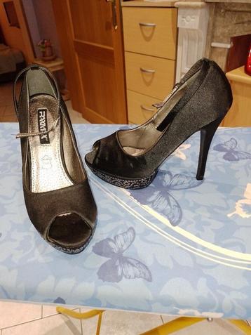 CHAUSSURE HAUT TALON 37 beschikbaar voor biedingen