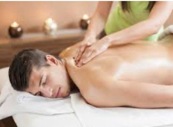 Massage relaxant pour homme par une femme, Handtassen en Accessoires, Uiterlijk | Lichaamsverzorging, Ophalen