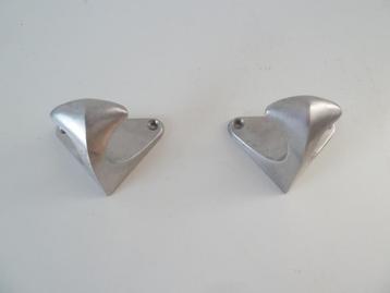 een stel retro design vintage kapstokken haken in Alu beschikbaar voor biedingen