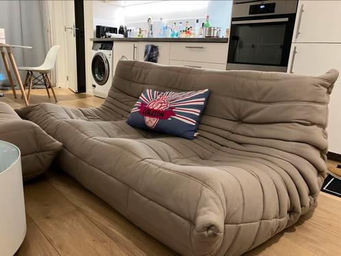 Ligne Roset Togo 3-zitsbank + poef in uitstekende staat, Huis en Inrichting, Zetels | Zetels, Zo goed als nieuw, Ophalen of Verzenden
