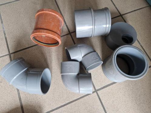 Lot van bochten en verloopstukken in alle maten, samen/apart, Doe-het-zelf en Bouw, Buizen en Afvoer, Gebruikt, Bochten, Ophalen