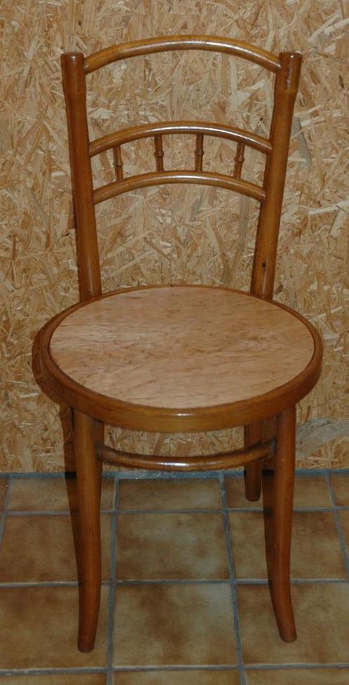 Chaise en bois cintré MODELE RARE VINTAGE, Antiquités & Art, Antiquités | Meubles | Chaises & Canapés, Enlèvement