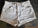 Jeans short lichtblauw mt38, Kleding | Dames, Spijkerbroeken en Jeans, H&M, Blauw, Ophalen of Verzenden, Zo goed als nieuw