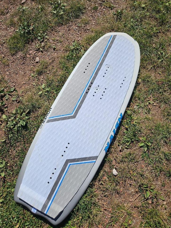 Naish S26 foilboard, Watersport en Boten, Kitesurfen, Zo goed als nieuw, Kiteboard, Foil, Ophalen