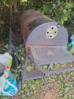 Barbecue charbon de bois sur roulettette et couvercle, Ophalen, Zo goed als nieuw