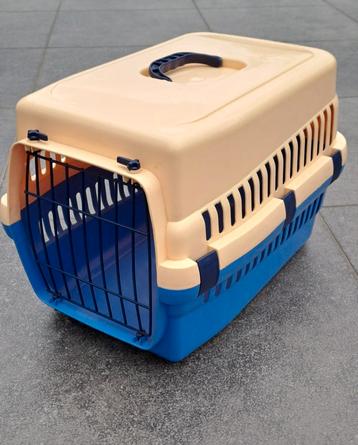 Veilige Transportbox voor kat of hond of kleinere dieren.  beschikbaar voor biedingen