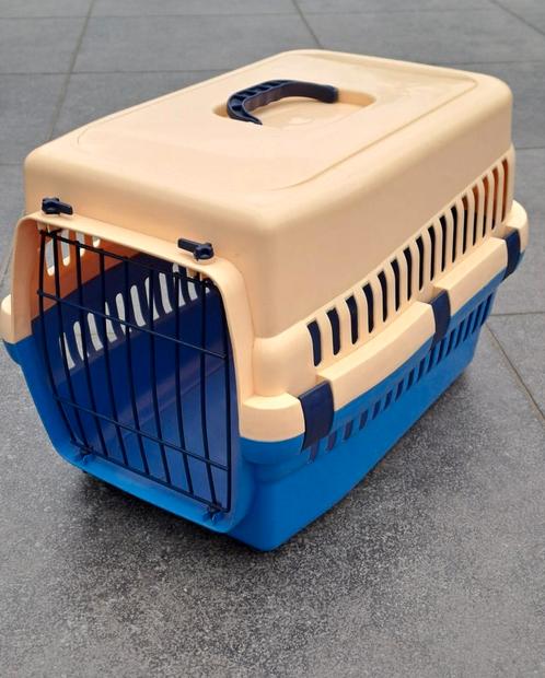 Veilige Transportbox voor kat of hond of kleinere dieren., Dieren en Toebehoren, Transportboxen, Zo goed als nieuw, Ophalen