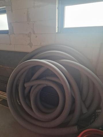 Tyau d'aération ventilation  beschikbaar voor biedingen