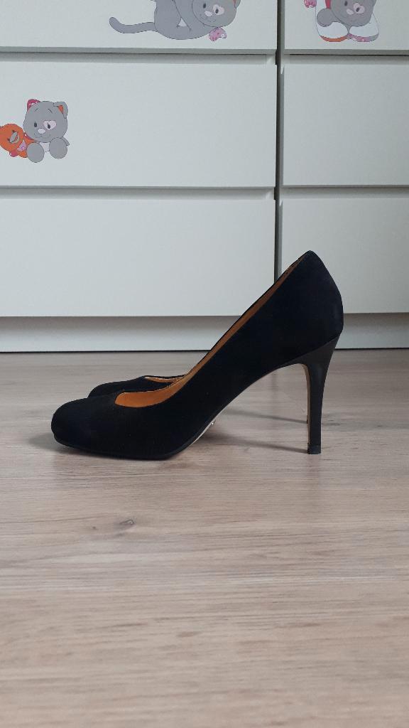 Zwarte pumps van Buffalo, Kleding | Dames, Schoenen, Zo goed als nieuw, Pumps, Zwart, Ophalen of Verzenden