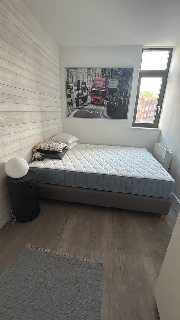 IKEA Boxspring lit « ESPEVÄR 160x200 & matelas presque neuf, Huis en Inrichting, Slaapkamer | Boxsprings, Zo goed als nieuw, Grijs
