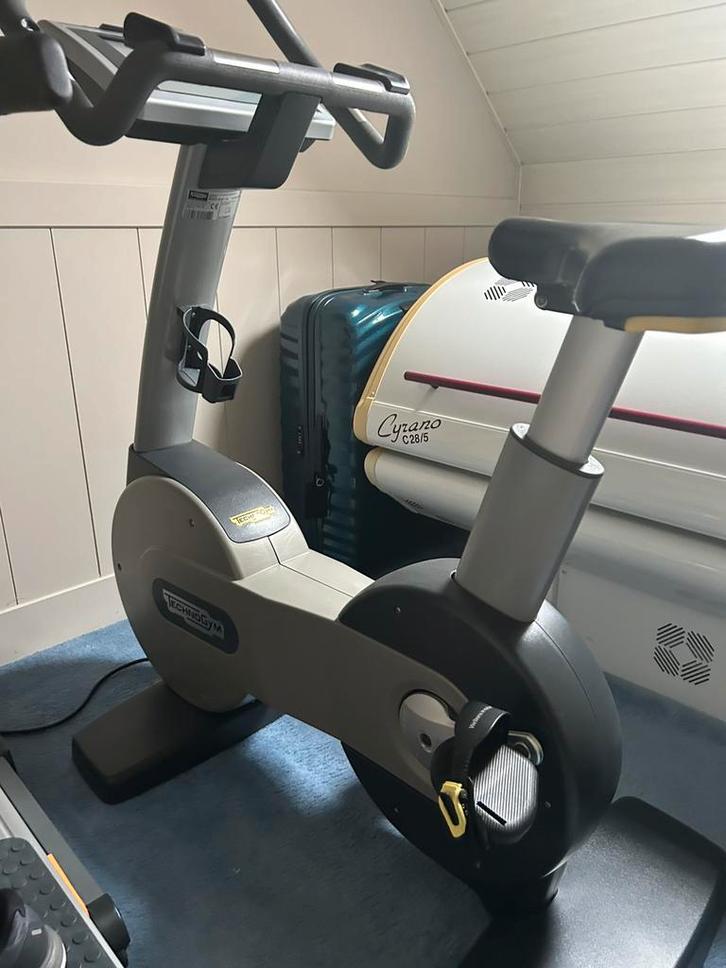 TechnoGym exite hometrainer, Sport en Fitness, Fitnessmaterialen, Zo goed als nieuw, Ophalen